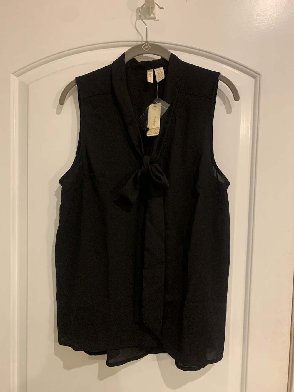 Japna Women's Black Sleeveless Tie-Neck Blouse Size L 111c